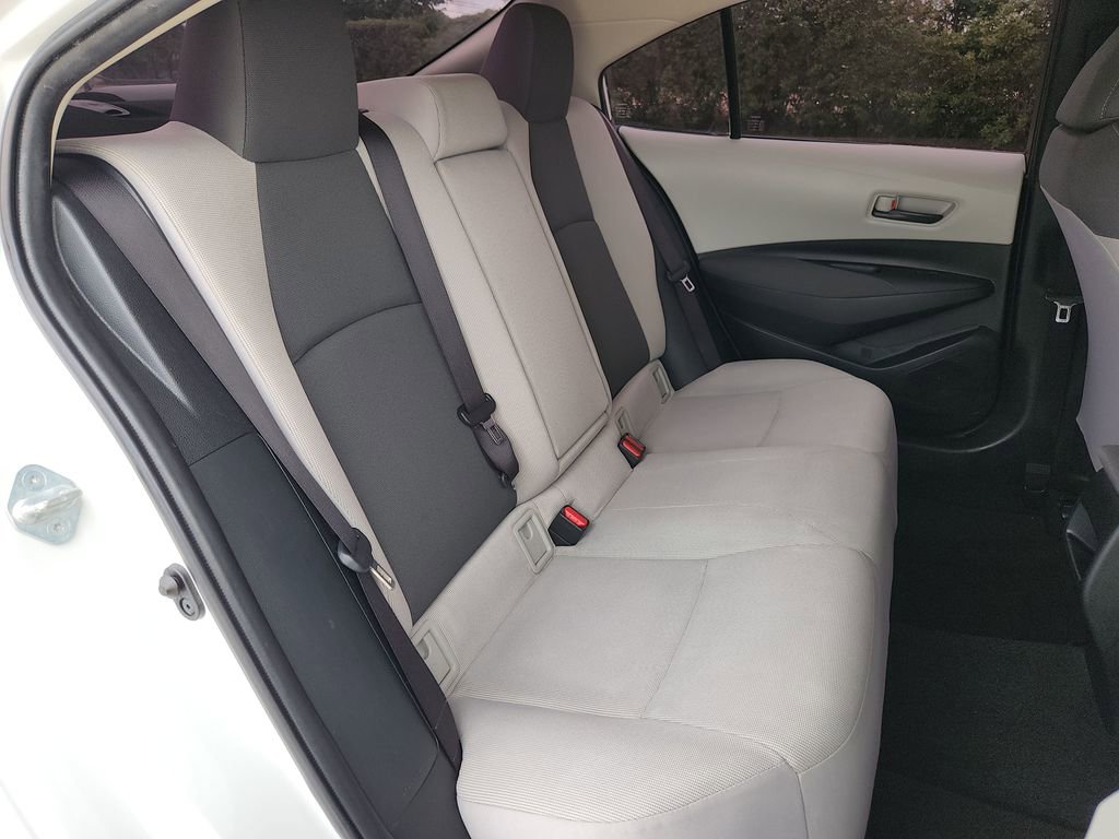 Used 2022 Toyota Corolla LE image 18