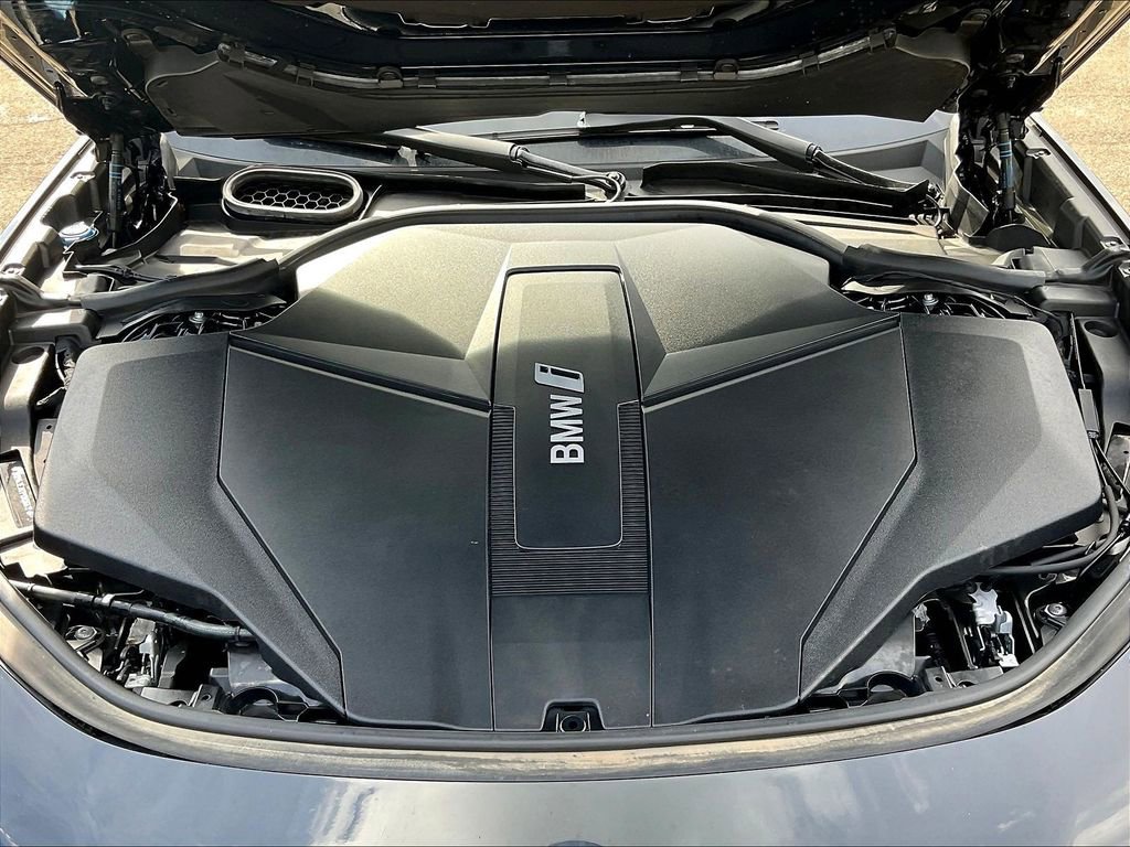 Used 2023 BMW i7 xDrive60 AWD/4WD image 29