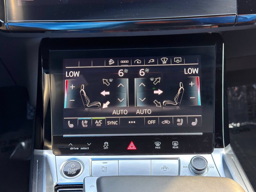 Used 2021 Audi e-tron Prestige w/ Prestige Package AWD/4WD image 32