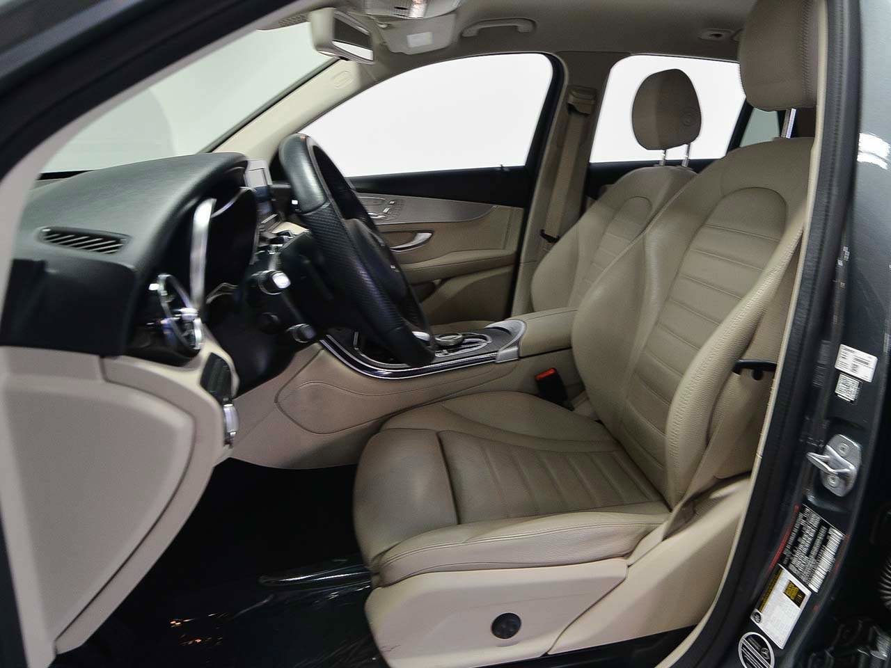 Used 2019 Mercedes-Benz GLC 300 image 7