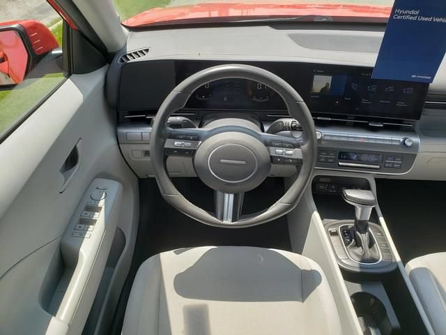 Certified 2024 Hyundai Kona SEL AWD/4WD image 17