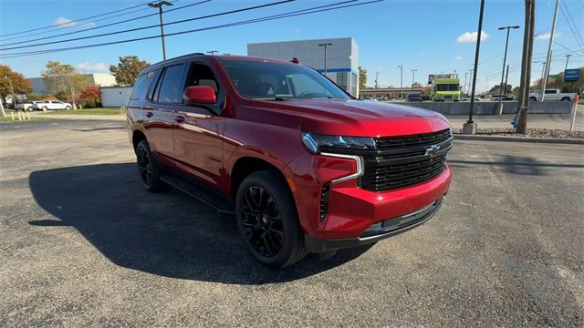 Used 2024 Chevrolet Tahoe RST w/ Luxury Package image 2