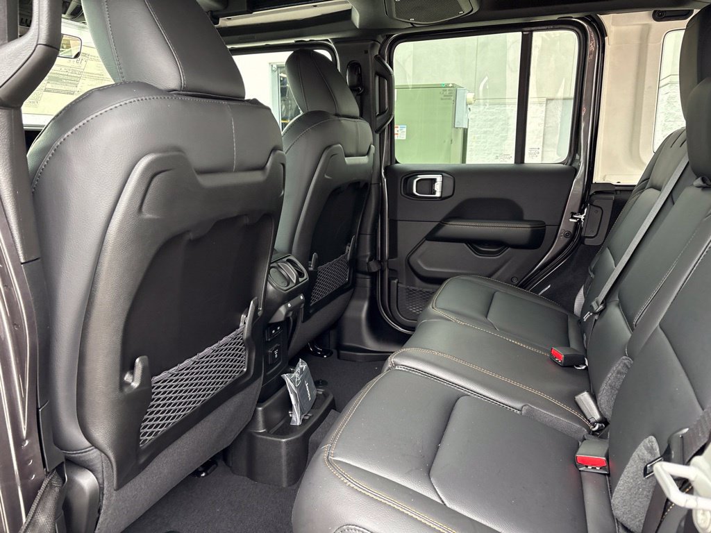 New 2027 Jeep Wrangler Unlimited Sahara AWD/4WD image 17
