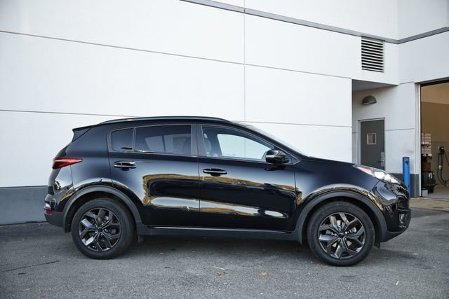 Used 2022 Kia Sportage Nightfall Edition image 3