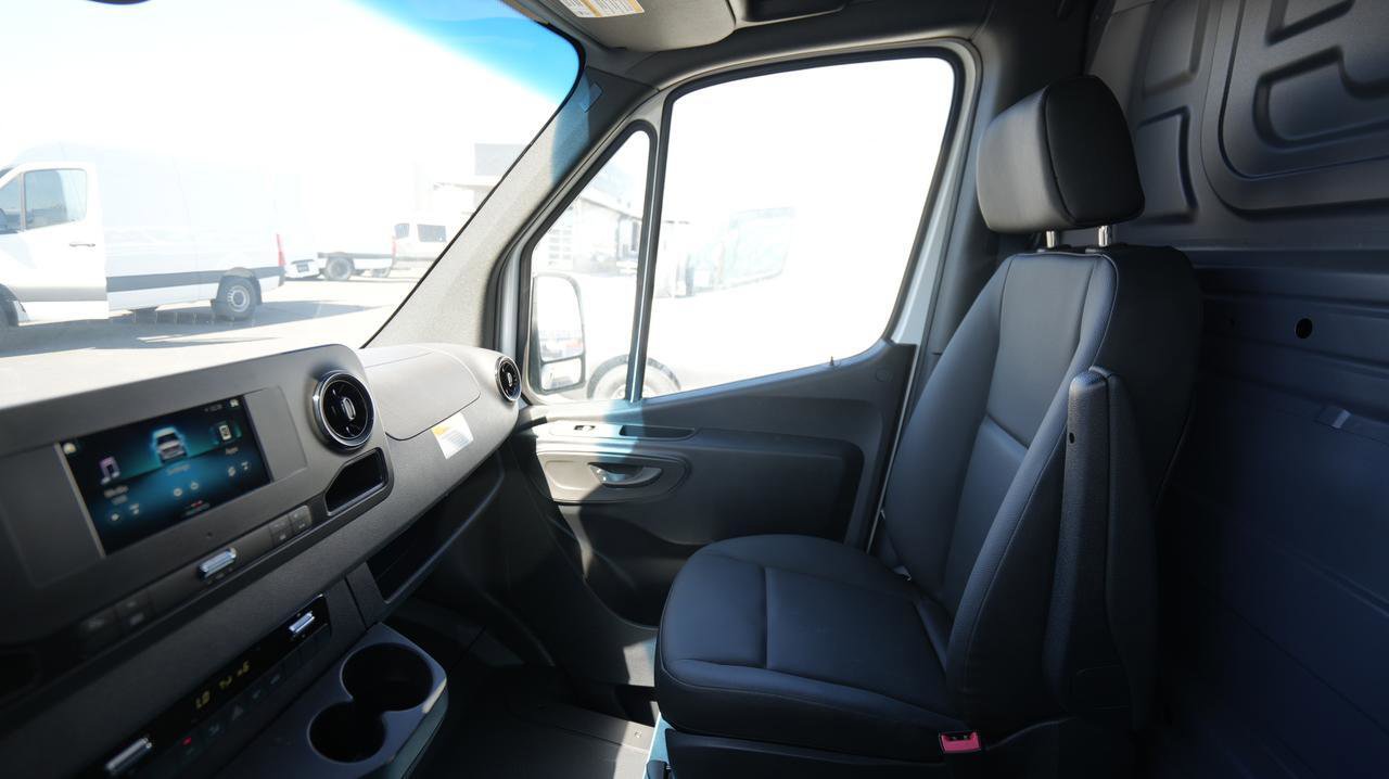 Used 2024 Mercedes-Benz Sprinter 144 Cargo image 14