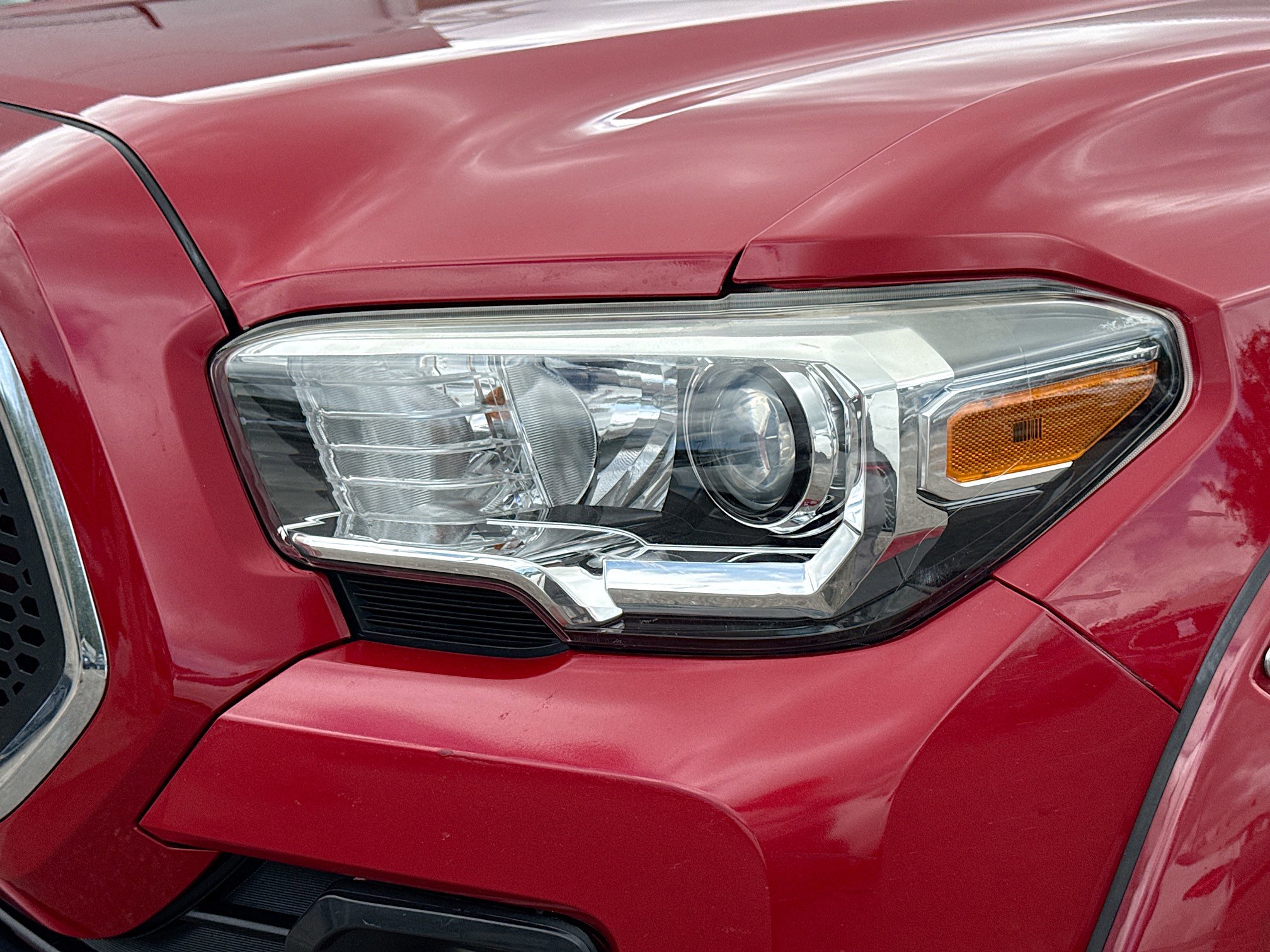 Used 2017 Toyota Tacoma SR5 w/ Tow Package RWD image 9