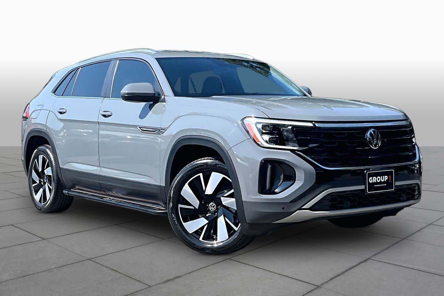 Used 2024 Volkswagen Atlas Cross Sport SE FWD image 3