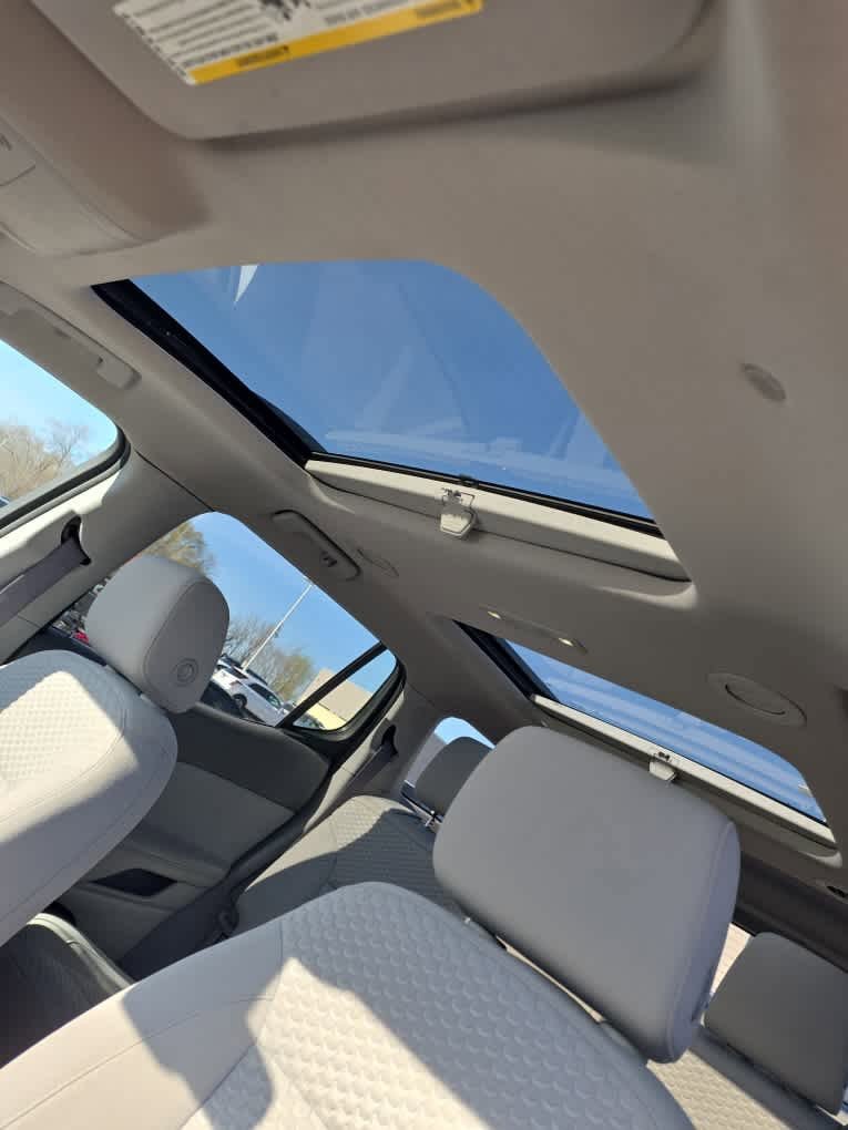 Used 2017 GMC Acadia SLE image 8