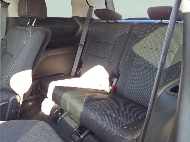 Used 2023 GMC Acadia SLE w/ Driver Convenience Package FWD image 25