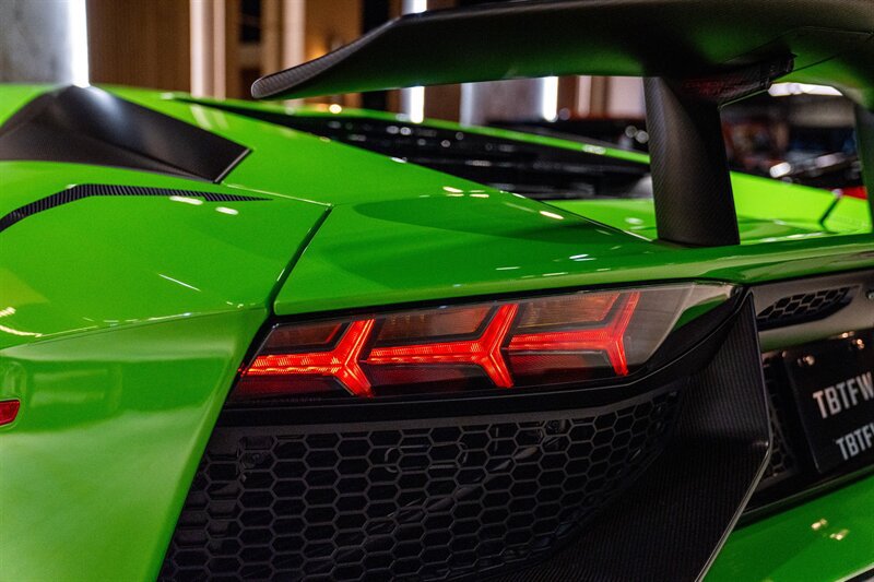 Used 2016 Lamborghini Aventador LP 750-4 Superveloce AWD/4WD image 18