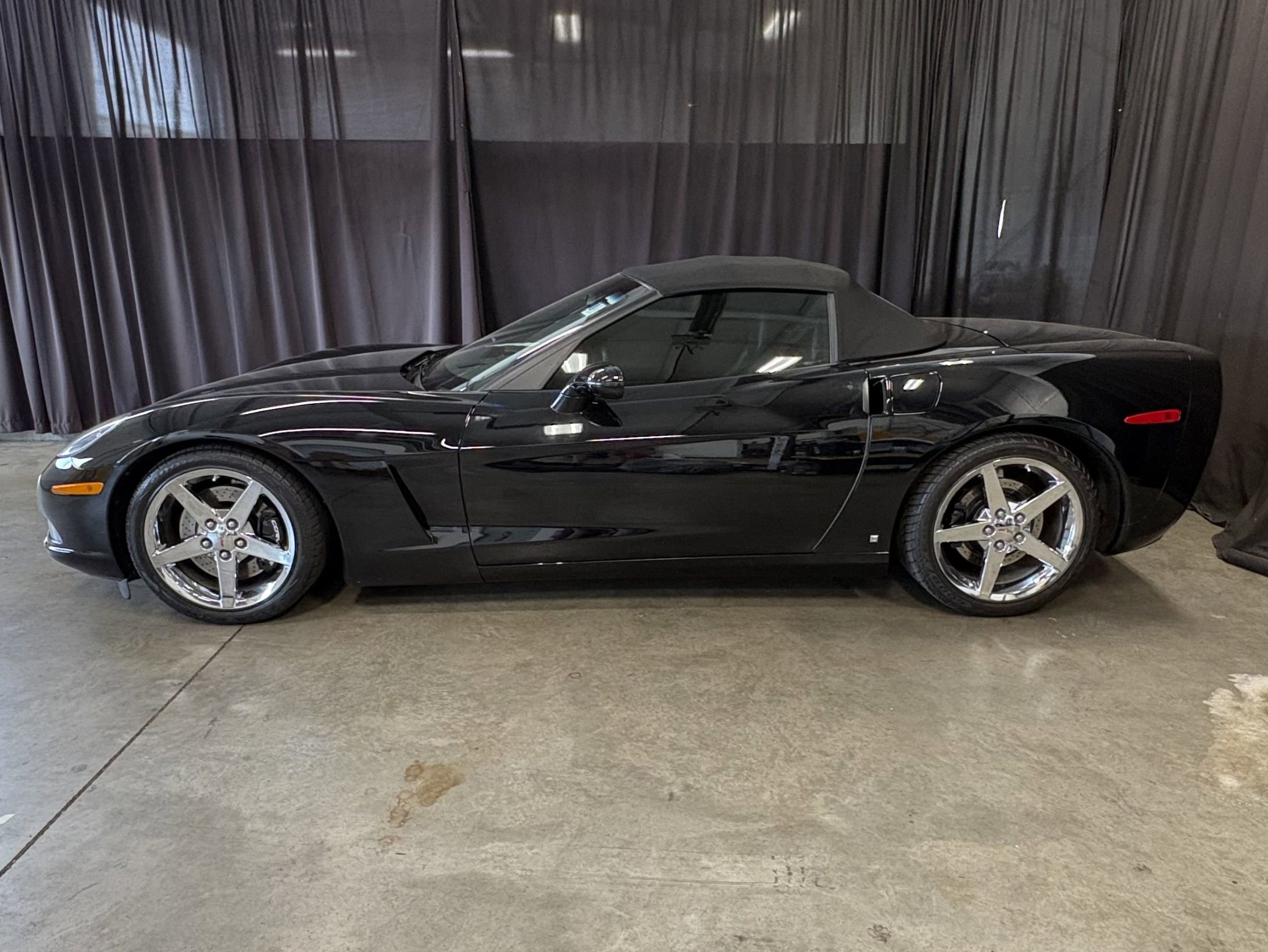 Used 2008 Chevrolet Corvette Convertible w/ Preferred Equipment Group RWD image 5