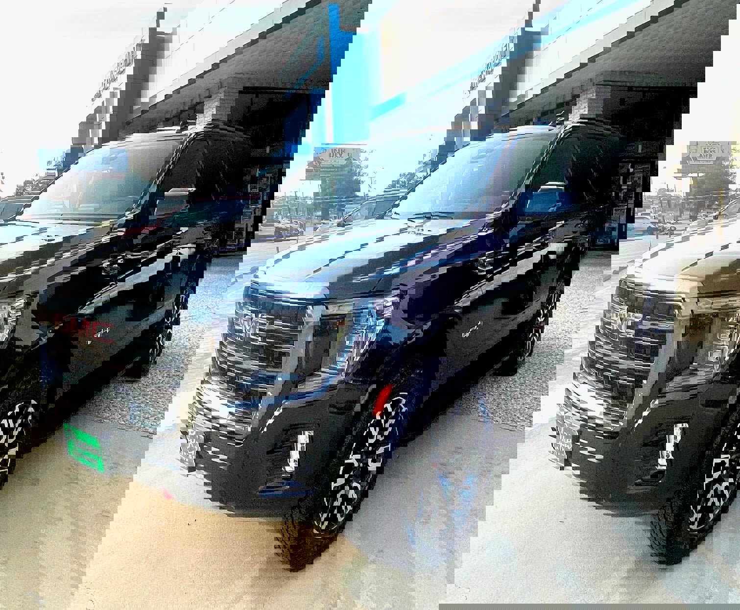 Used 2023 GMC Yukon AT4 w/ Max Trailering Package image 5