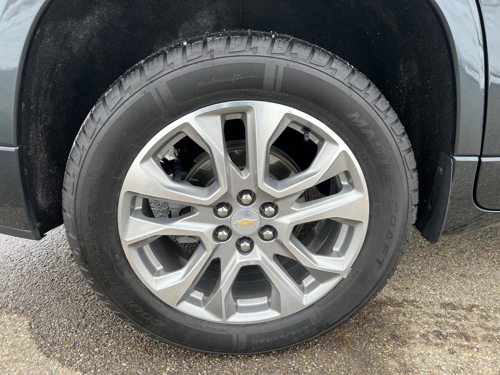 Used 2021 Chevrolet Traverse Premier image 41