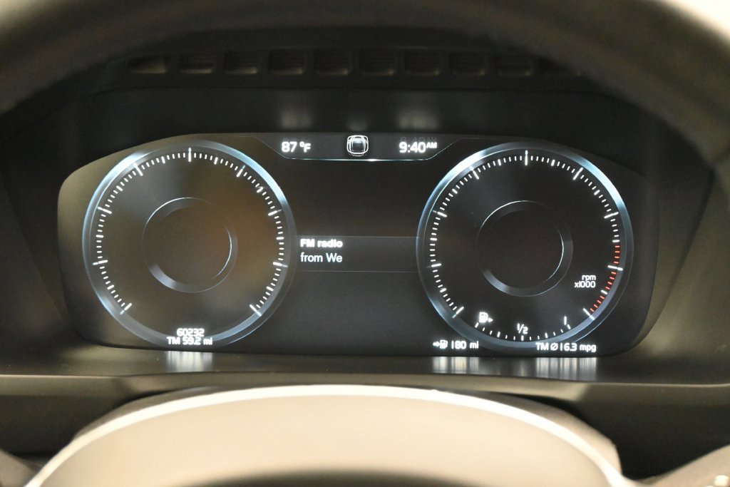 Used 2020 Volvo XC90 T6 Momentum AWD/4WD image 9