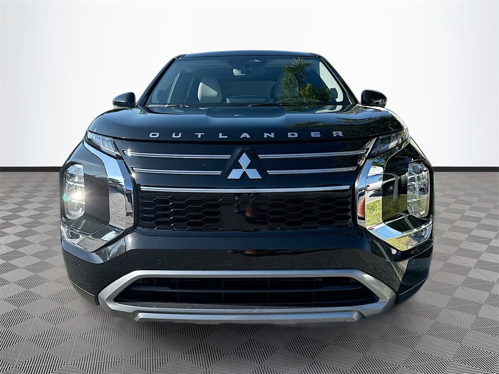 New 2025 Mitsubishi Outlander SE image 2