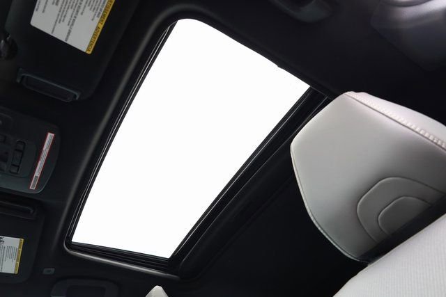 Used 2025 Toyota Camry SE image 23