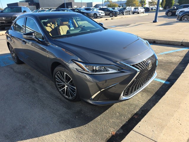 Used 2025 Lexus ES 350 w/ Premium Package FWD image 3