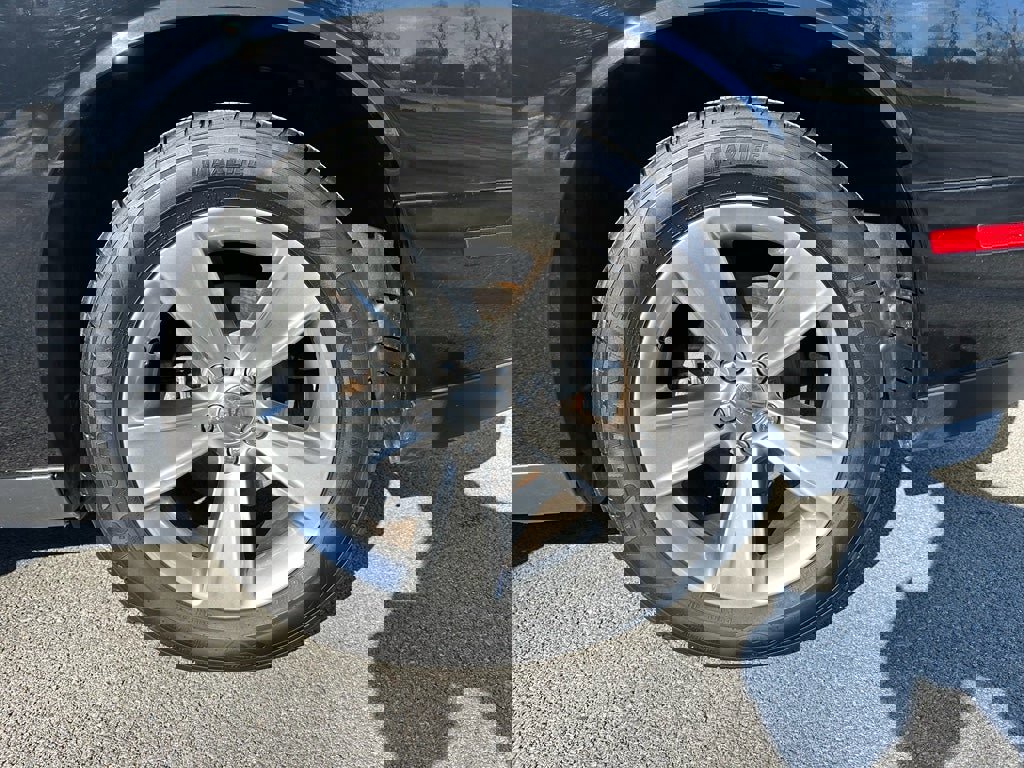 Used 2021 Dodge Challenger SXT image 30