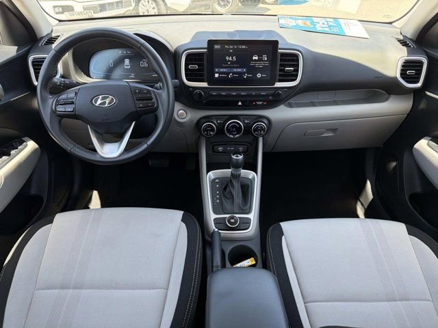 Used 2025 Hyundai Venue SEL FWD image 21