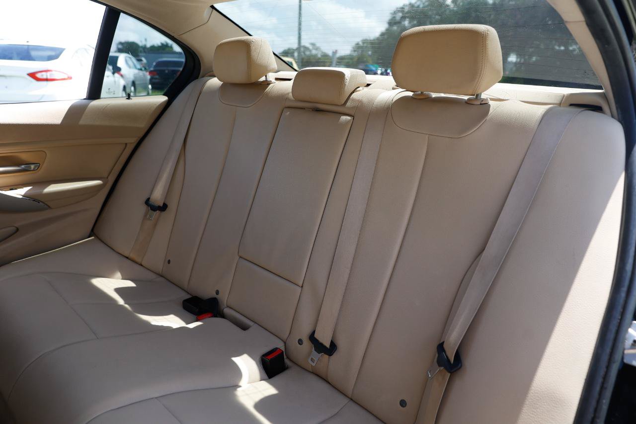 Used 2015 BMW 320i Sedan RWD image 8