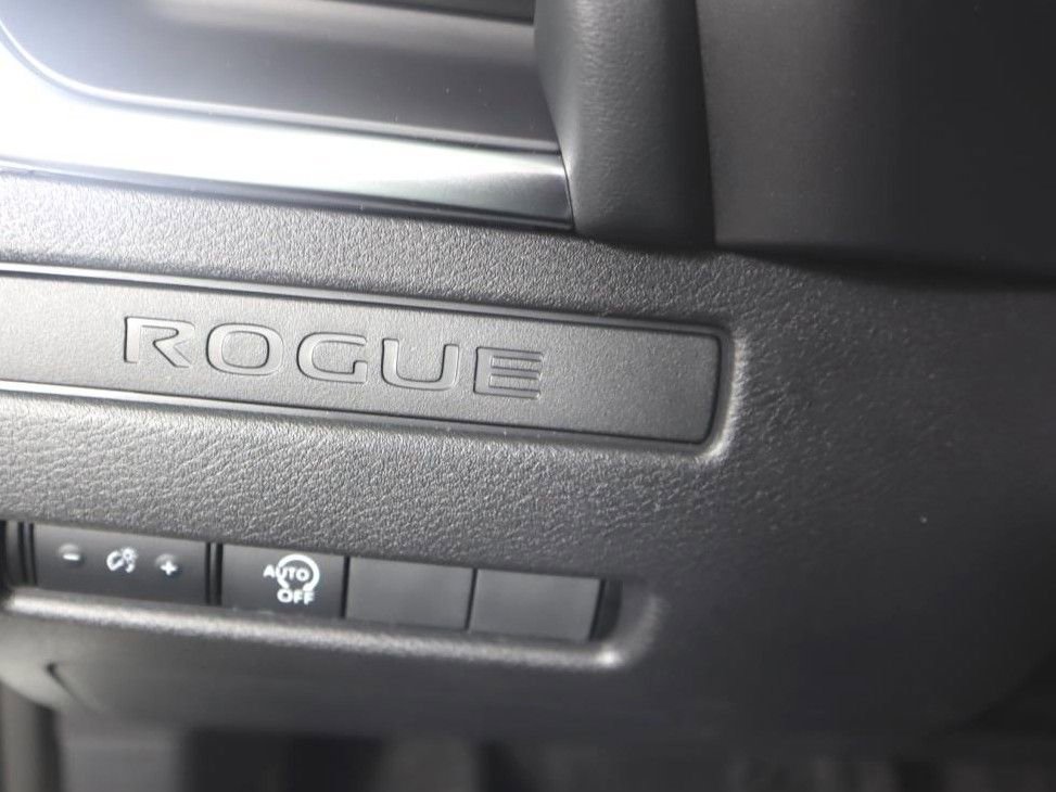 Certified 2025 Nissan Rogue S image 18