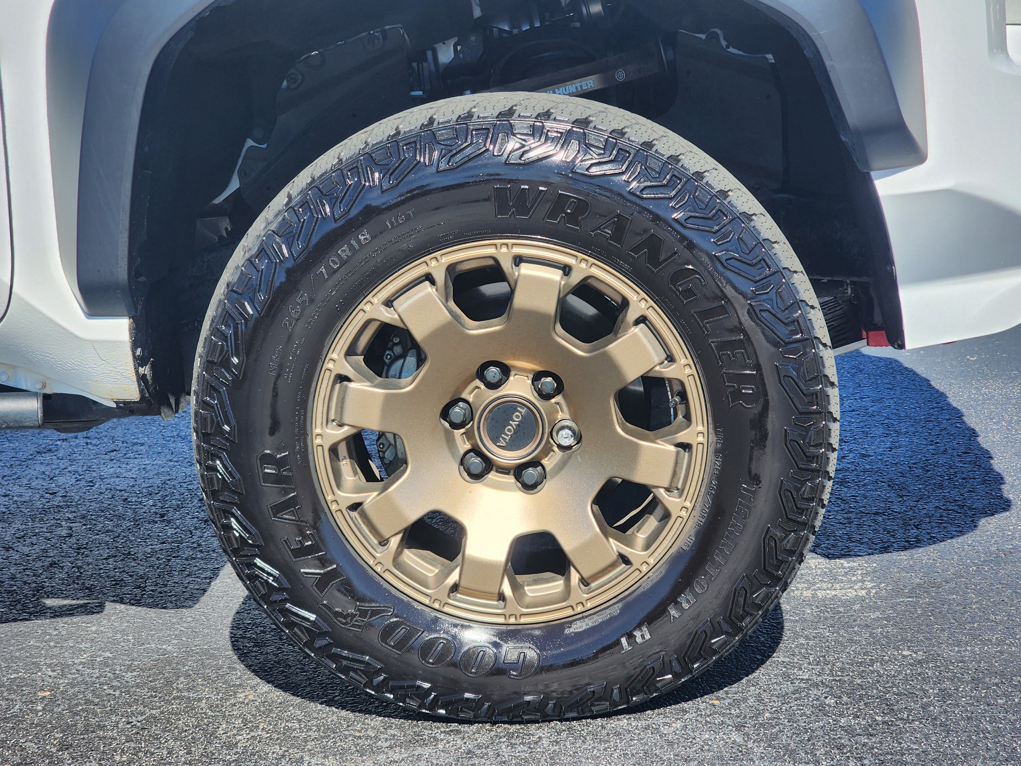 Used 2025 Toyota Tacoma 4x4 Double Cab Hybrid w/ Tow Tech Package image 6