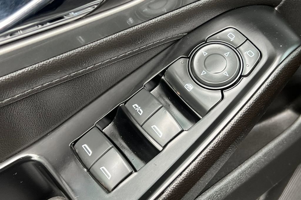 Used 2023 Chevrolet Traverse LT image 14