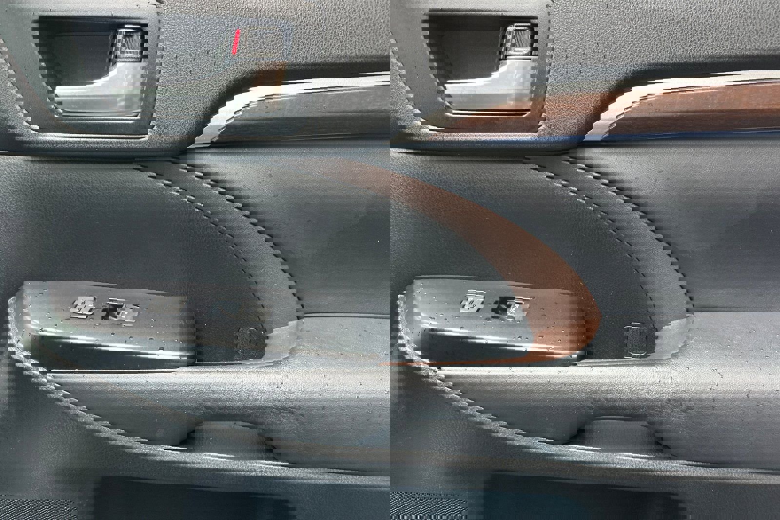 Used 2014 Toyota Highlander Limited image 21