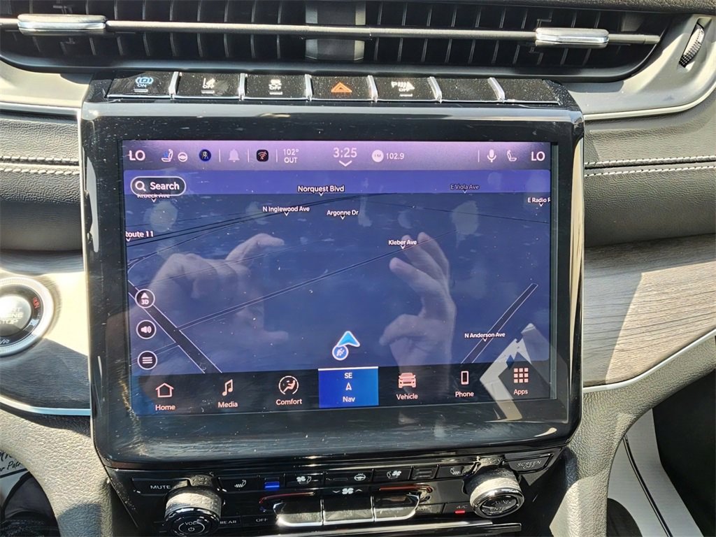 Used 2025 Jeep Grand Cherokee Limited 4xe image 23