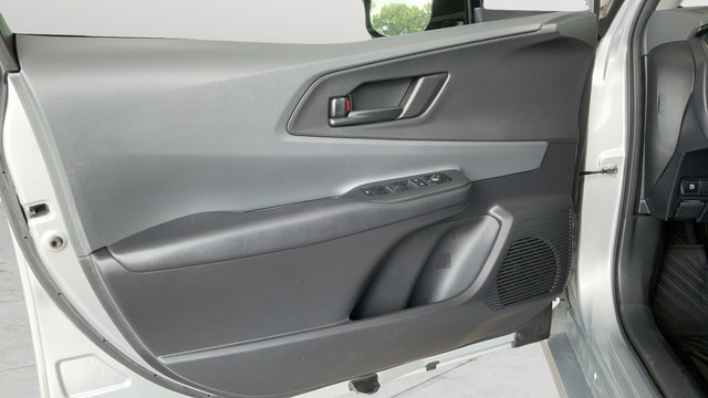 Used 2024 Toyota Prius LE FWD image 18