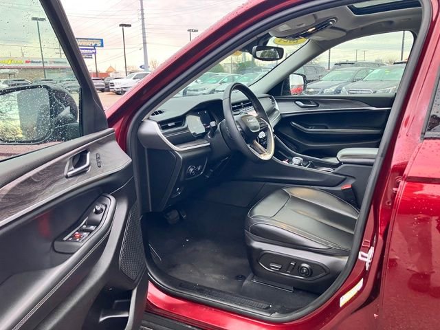 Used 2024 Jeep Grand Cherokee Limited image 22