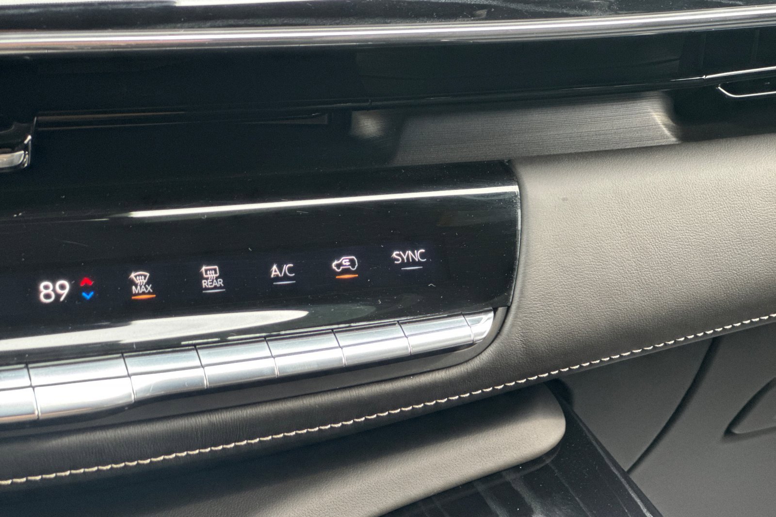 Certified 2024 Cadillac Escalade V w/ Heavy-Duty Trailer Package image 30