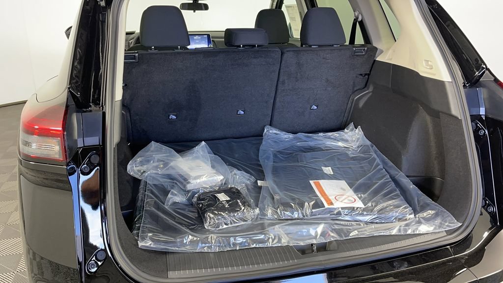 Used 2025 Nissan Rogue S FWD image 32