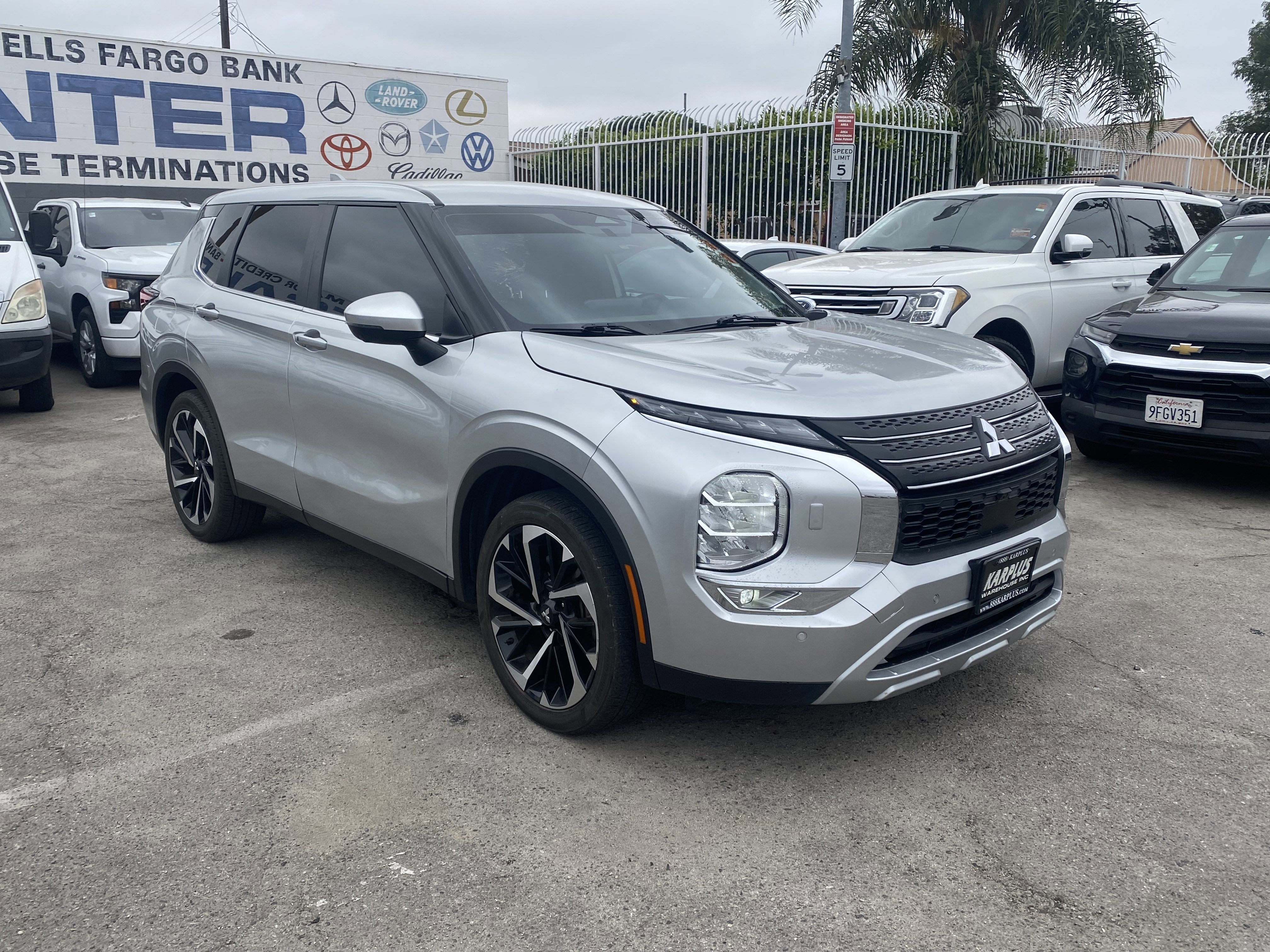Used 2022 Mitsubishi Outlander SE AWD/4WD image 6