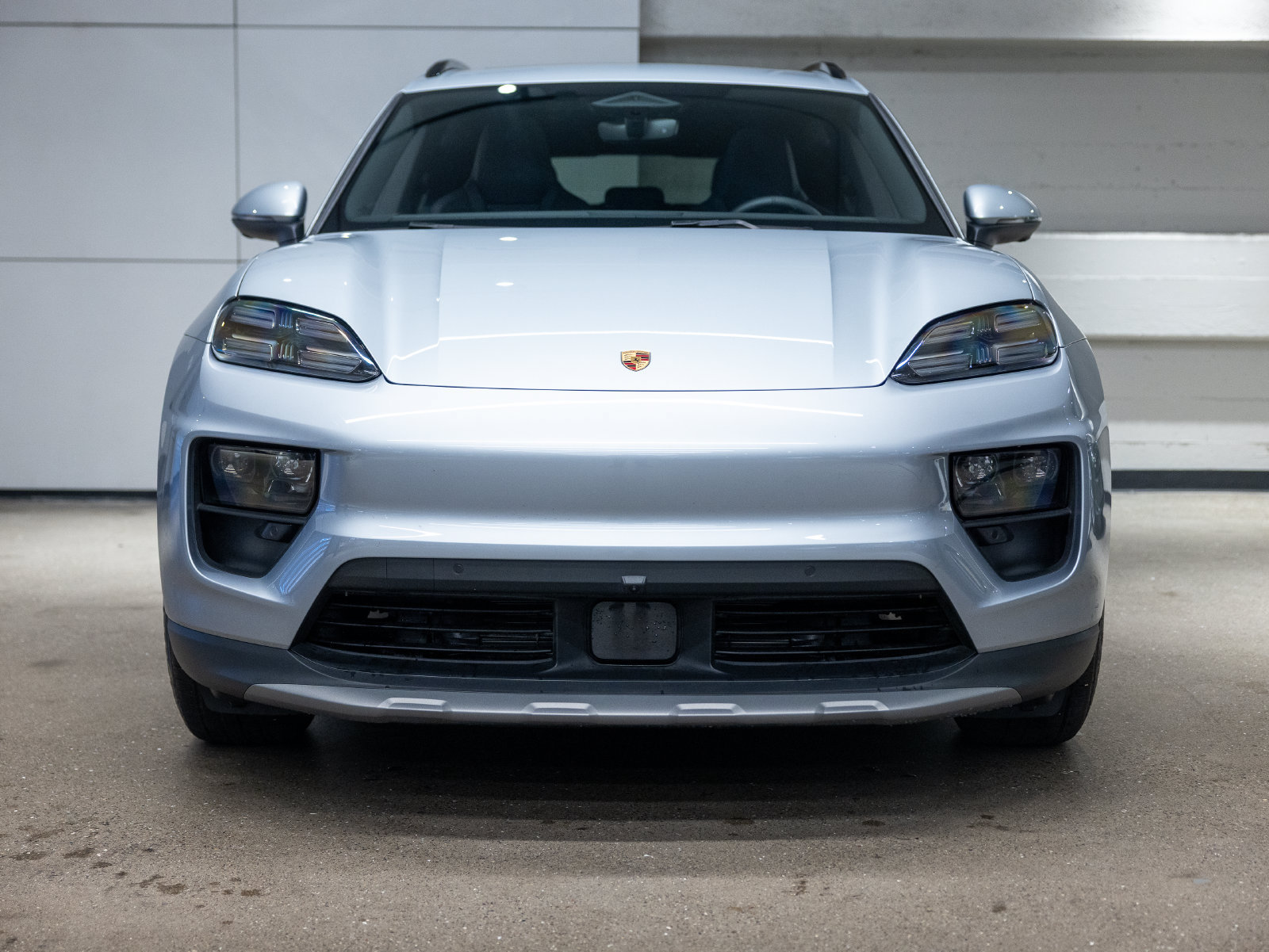 Certified 2025 Porsche Macan 4S Electric AWD/4WD image 7