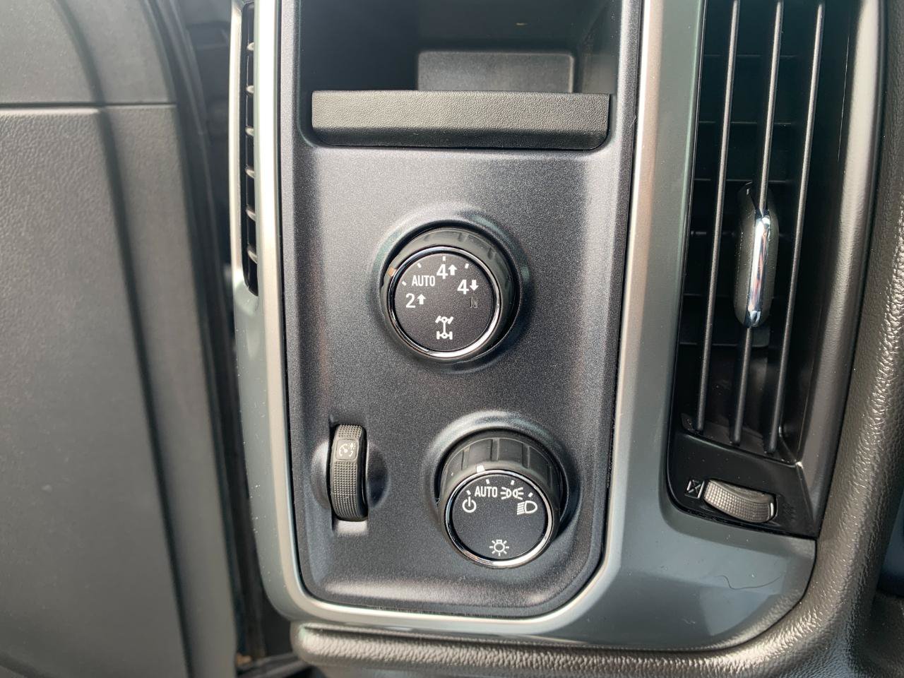 Used 2014 Chevrolet Silverado 1500 LT AWD/4WD image 16