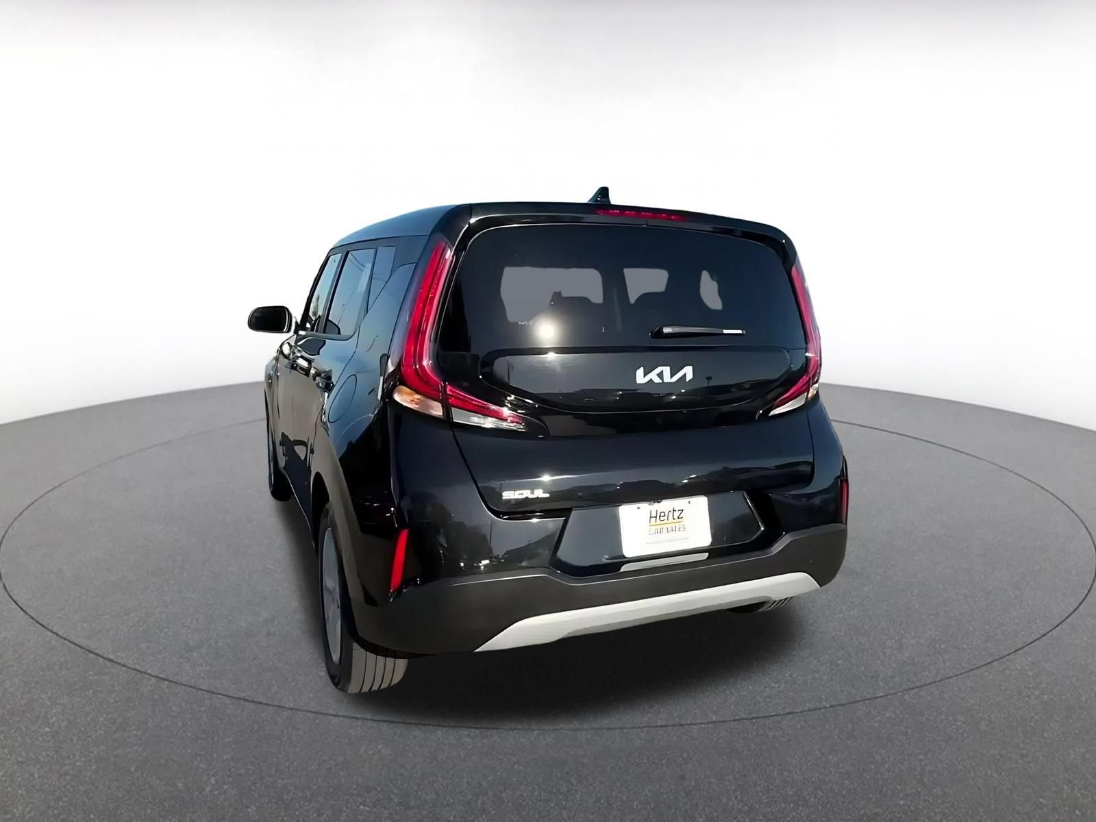 Used 2025 Kia Soul LX w/ LX Technology Package FWD image 16