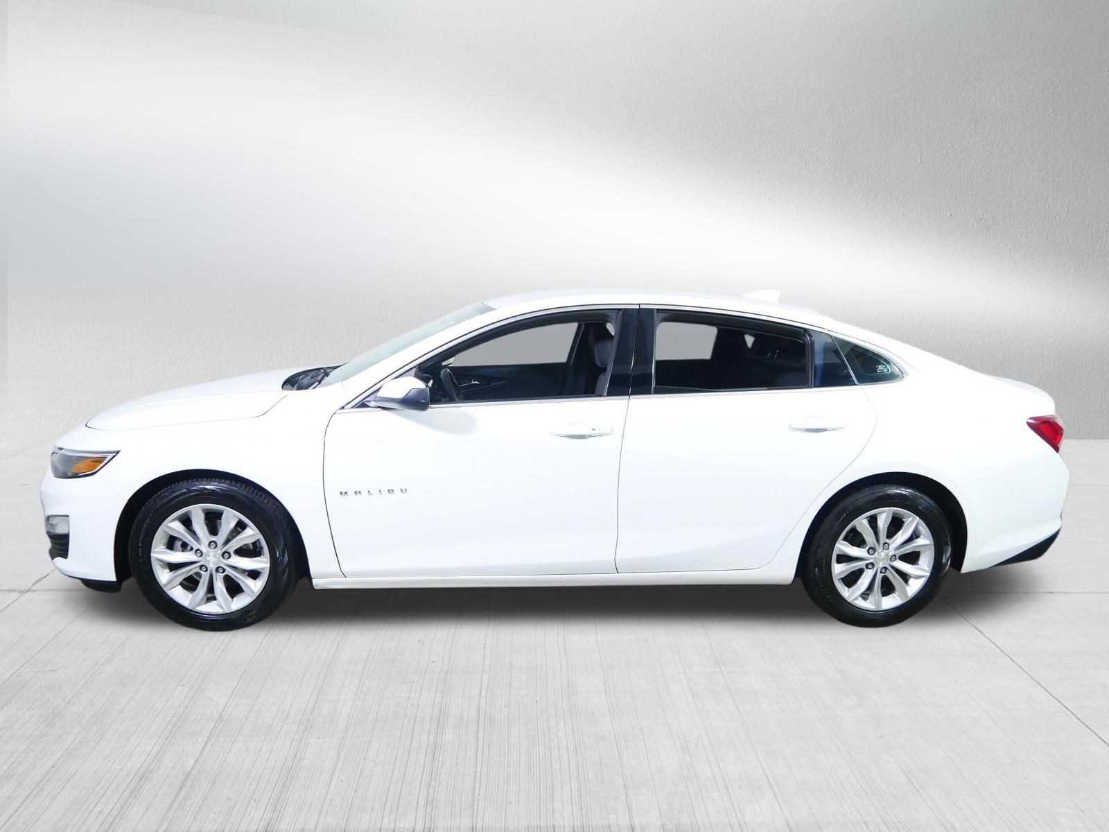 Used 2019 Chevrolet Malibu LT w/ Driver Confidence Package image 4