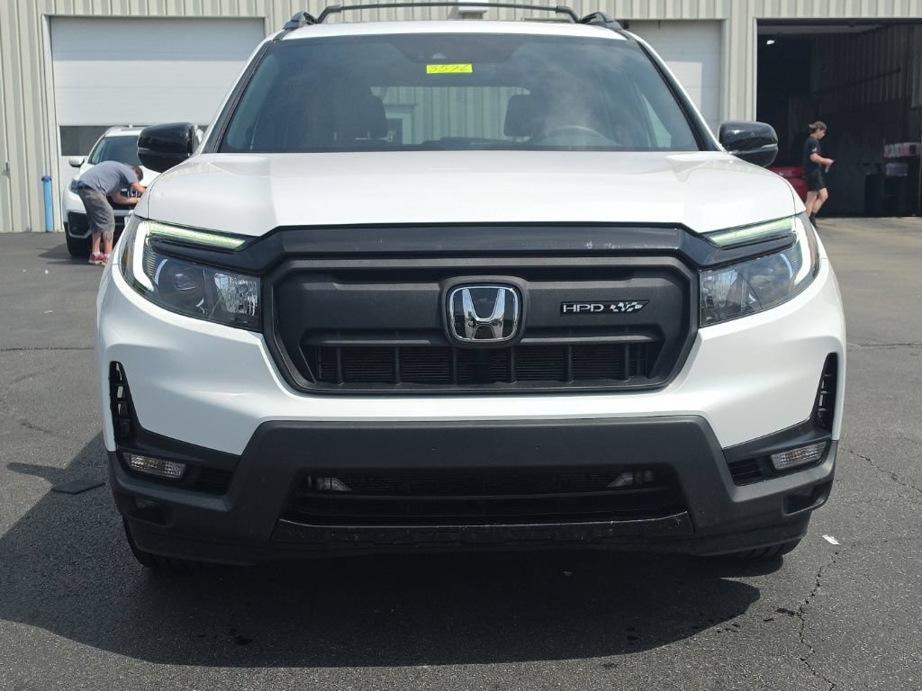 Certified 2025 Honda Passport Black Edition image 2