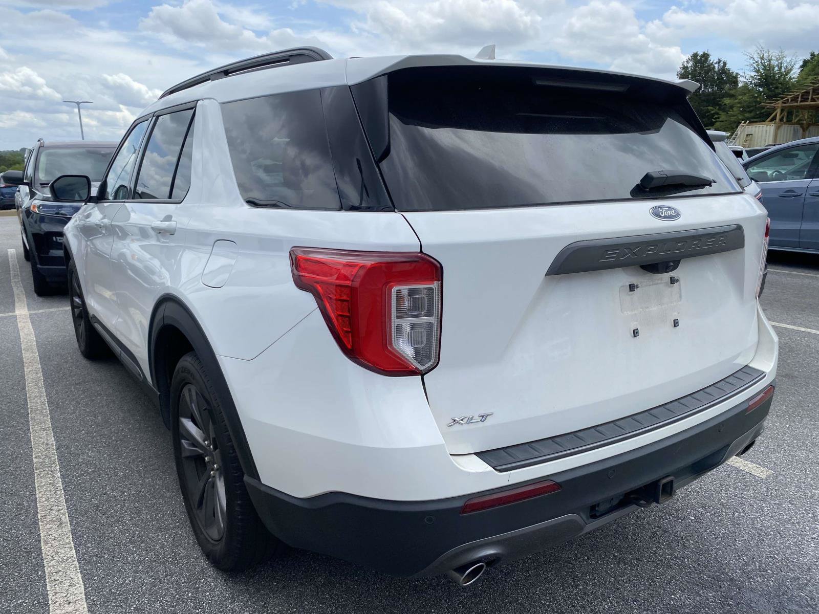 Used 2023 Ford Explorer XLT w/ Equipment Group 202A RWD image 5
