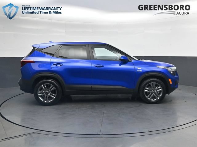 Used 2023 Kia Seltos LX AWD/4WD image 4