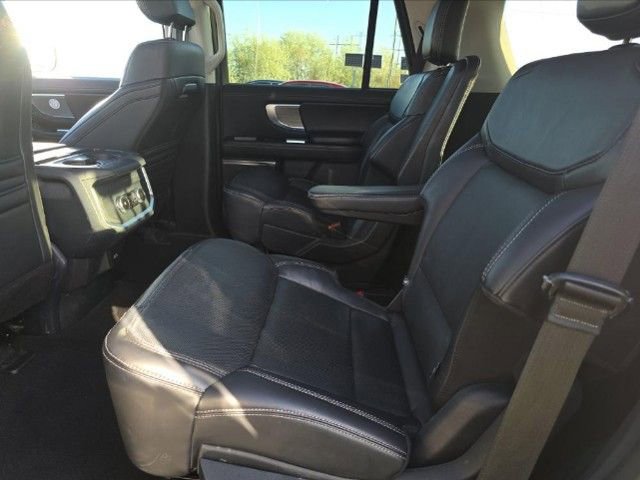 Used 2025 Ford Expedition Platinum AWD/4WD image 8
