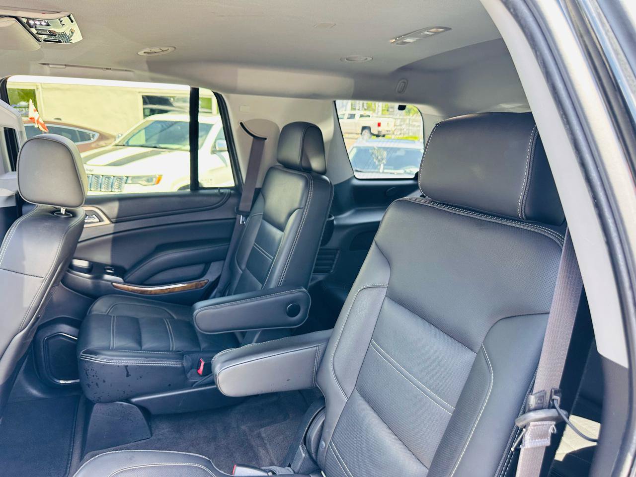 Used 2015 GMC Yukon Denali w/ Premium Package AWD/4WD image 30