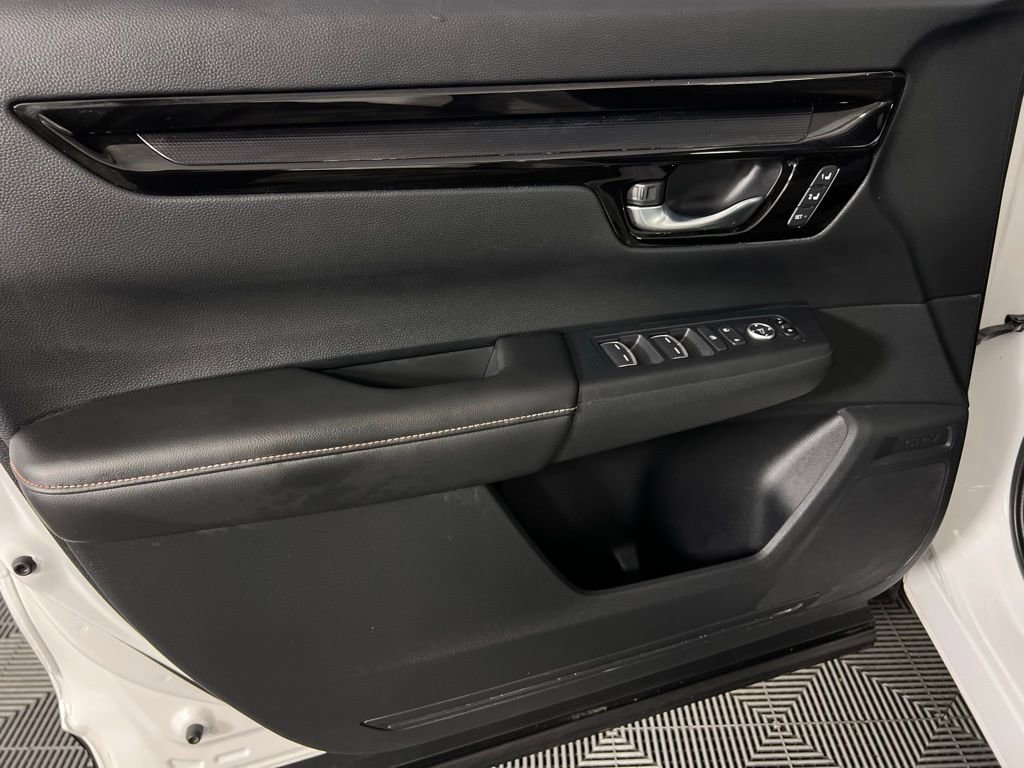 Used 2025 Honda CR-V Sport Touring image 25