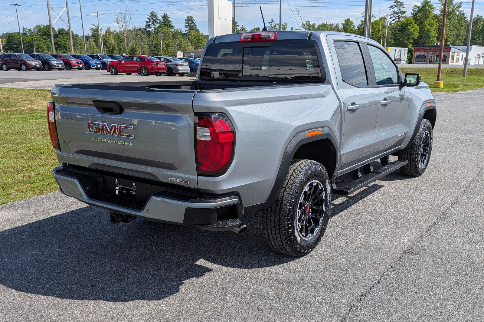 Used 2026 GMC Canyon AT4 AWD/4WD image 8