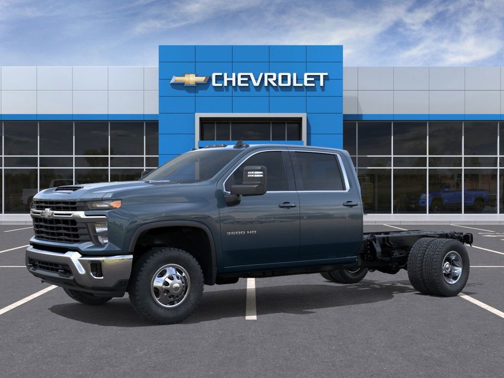 New 2026 Chevrolet Silverado 3500 LT w/ Convenience Package AWD/4WD image 2