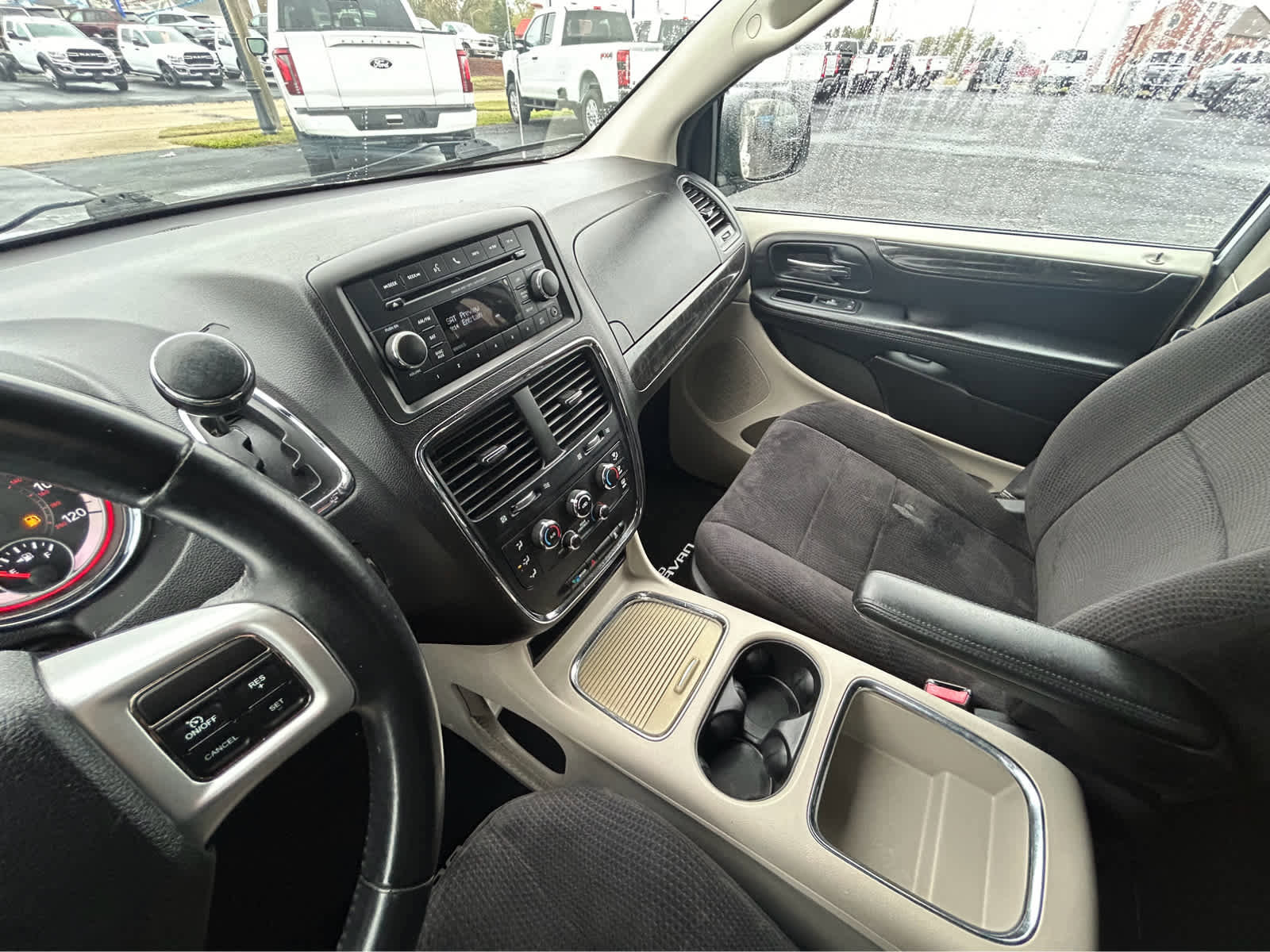 Used 2014 Dodge Grand Caravan SXT w/ UConnect Hands-Free Group image 28
