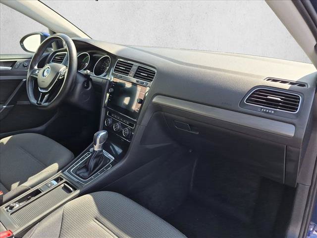 Used 2018 Volkswagen e-Golf SE w/ DC Fast Charging Package FWD image 21