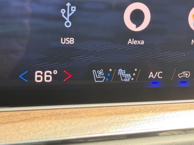 New 2025 Chevrolet Suburban High Country image 28