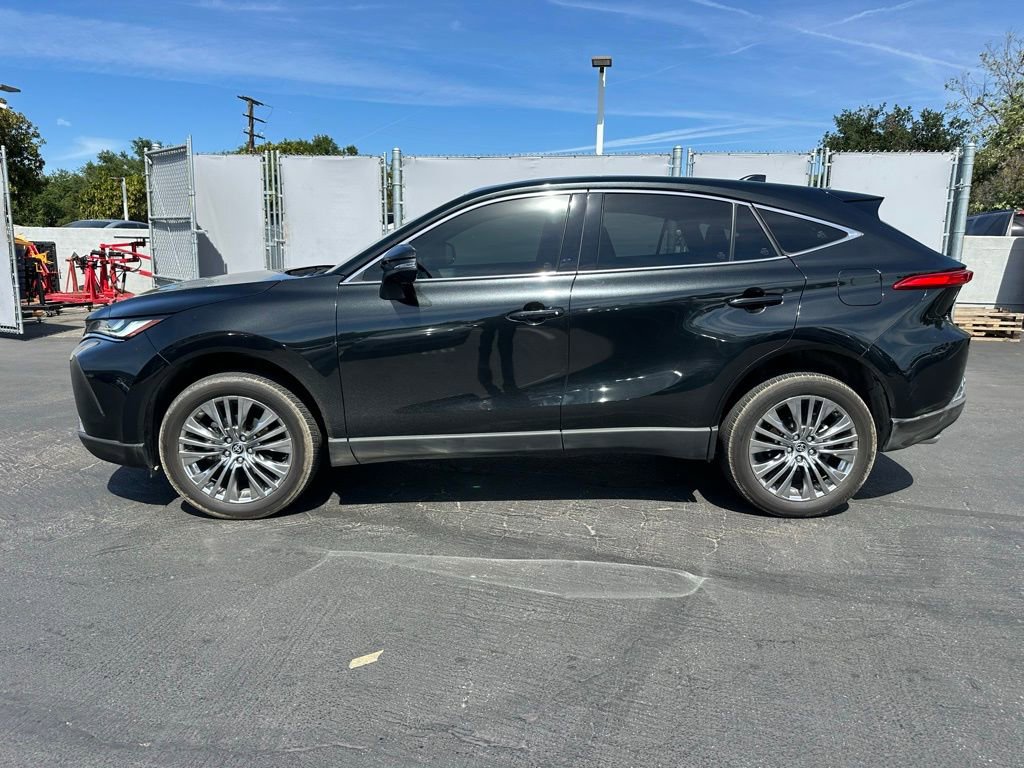 Used 2024 Toyota Venza Limited image 2